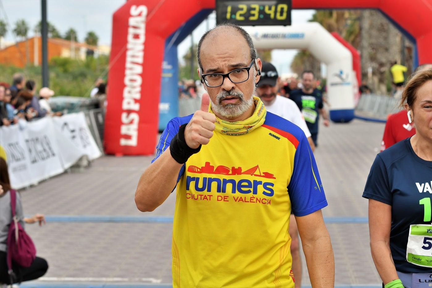 Fotos: Búscate en la llegada de la 15K y 7.5K Valencia Abierta al Mar 2022