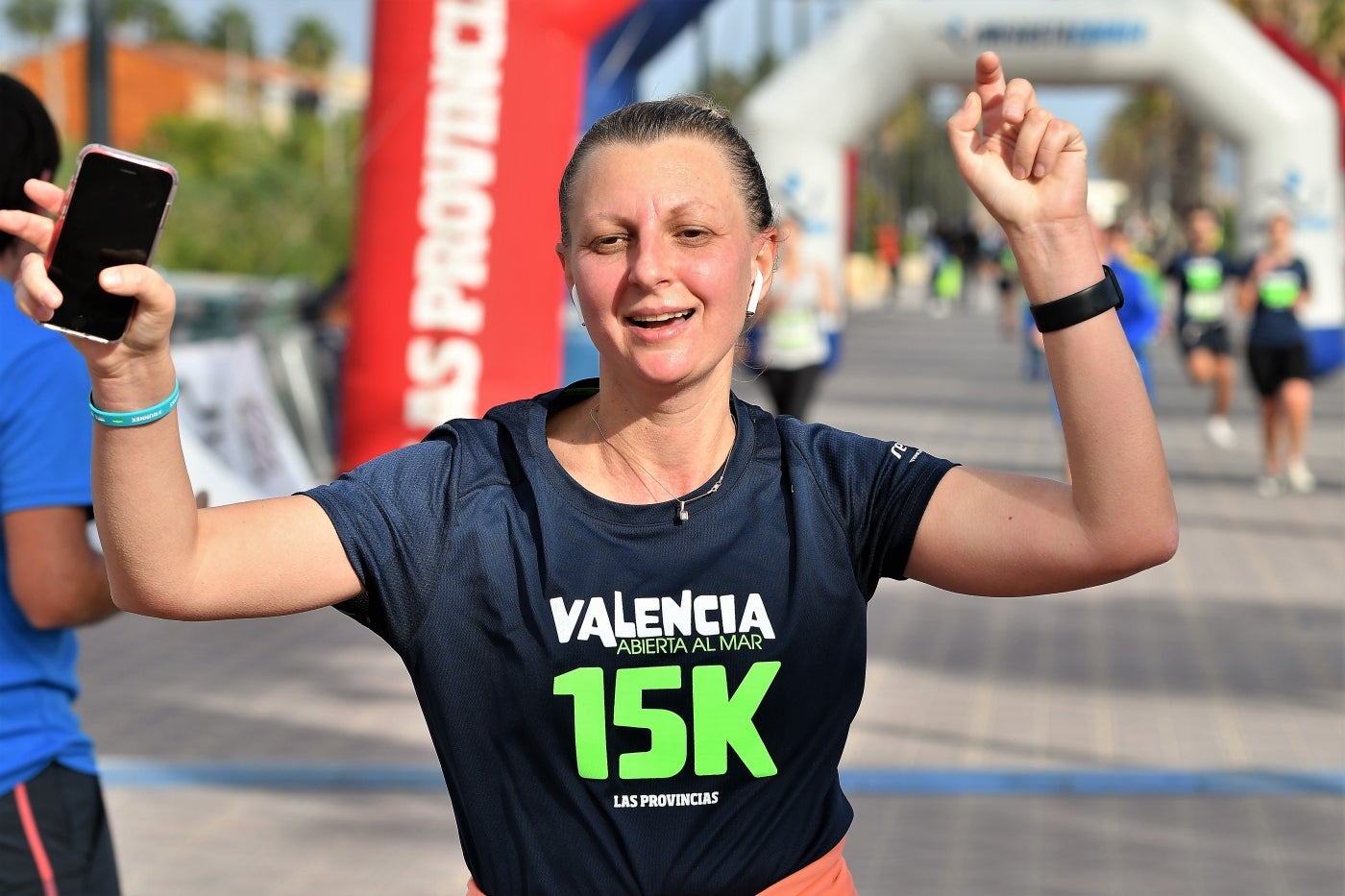 Fotos: Búscate en la llegada de la 15K y 7.5K Valencia Abierta al Mar 2022