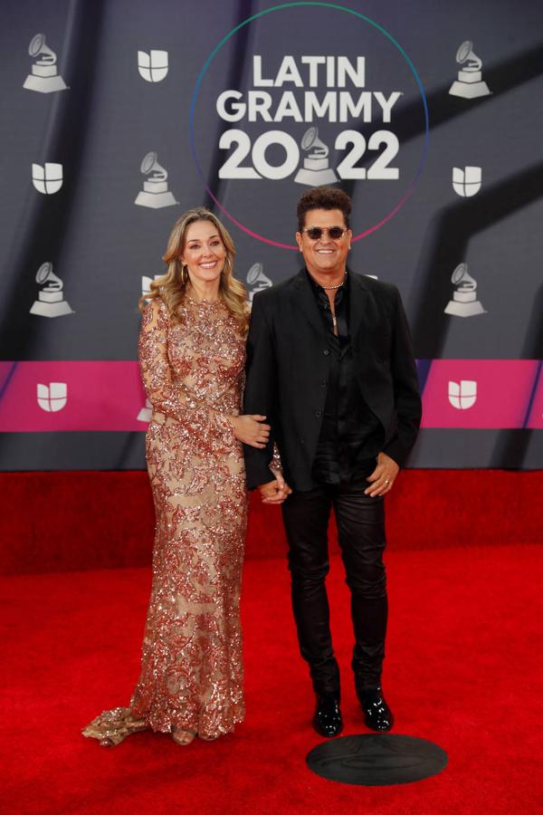 Carlos Vives y Elena Vasquez. 