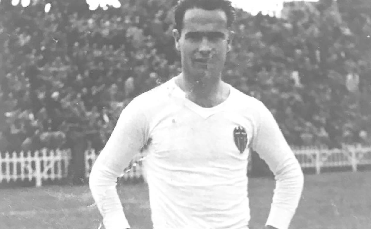 Silvestre Igoa, en Mestalla en diciembre de 1946, cuando el Valencia ganó 4-1 al Real Madrid