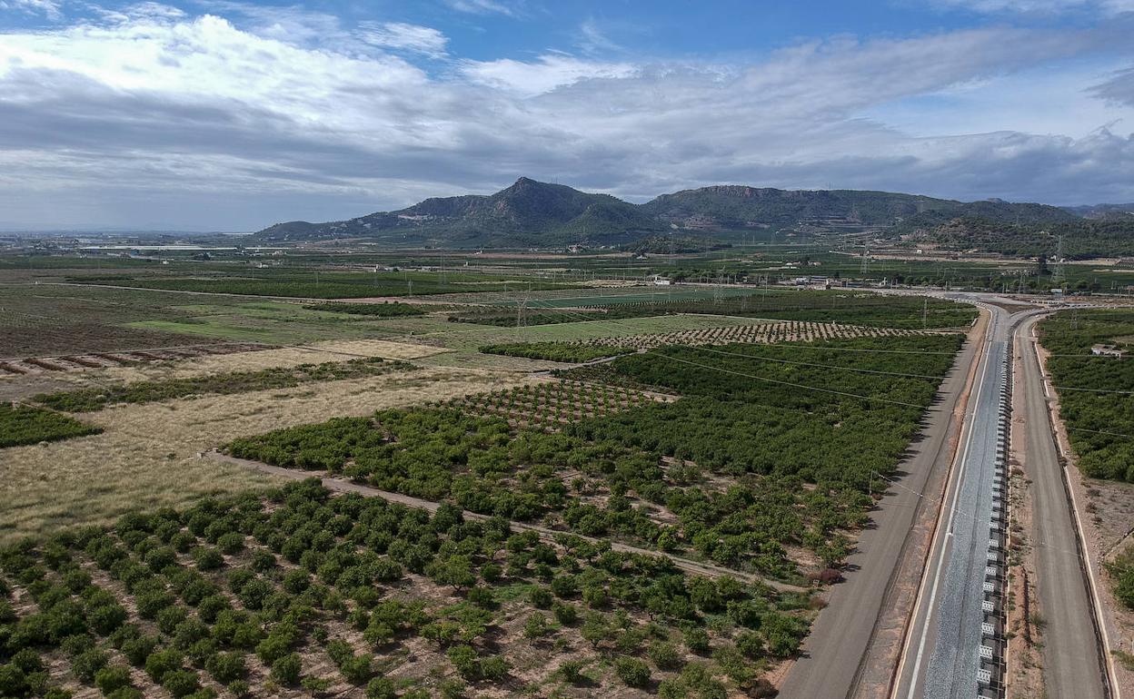 Terrenos expropiados en los que se levantará la gigafactoría de baterías de Volkswagen. 