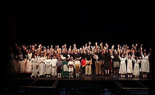 Imagen principal - Otro grupo de participantes. 