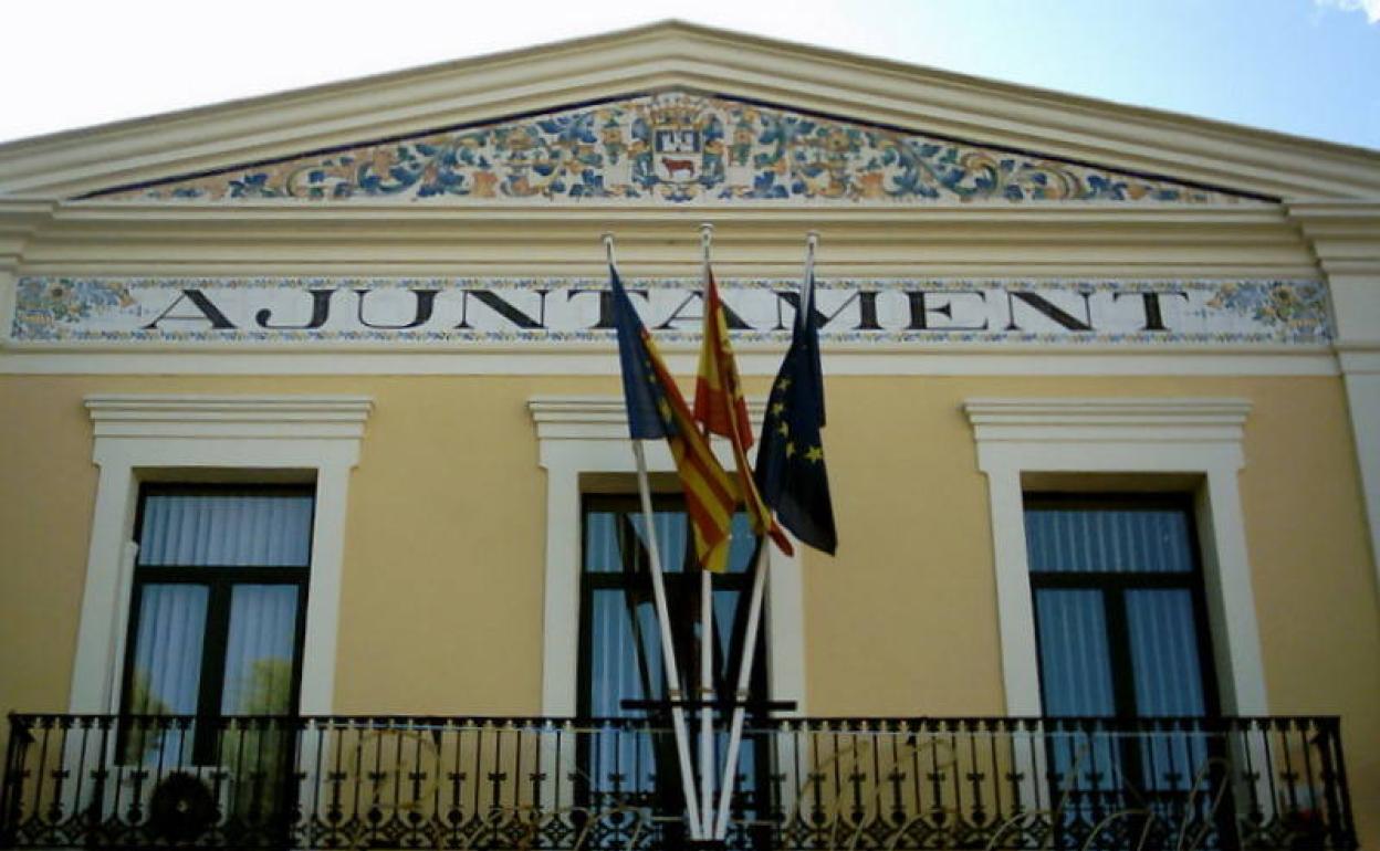 La fachada del ayuntamiento. 