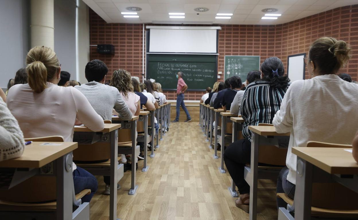 Sanitarios en el Campus de Blasco Ibáñez