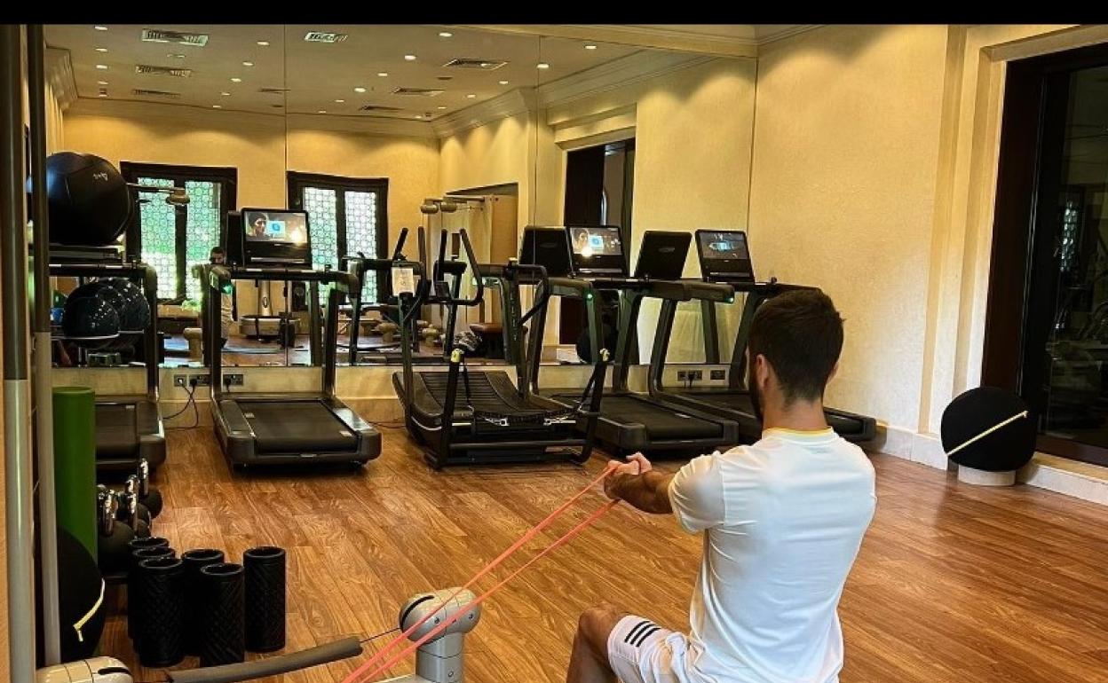 Gayà sube una imagen entrenando a sus redes sociales. 