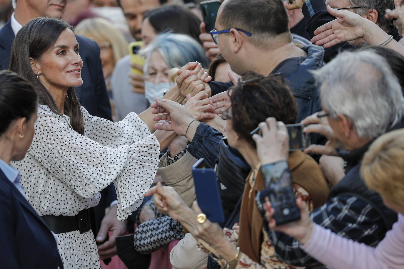 Fotos: Los Reyes de España, Felipe VI y Letizia, presiden la ceremonia de entrega de los Premios Jaume I en la Lonja de Valencia