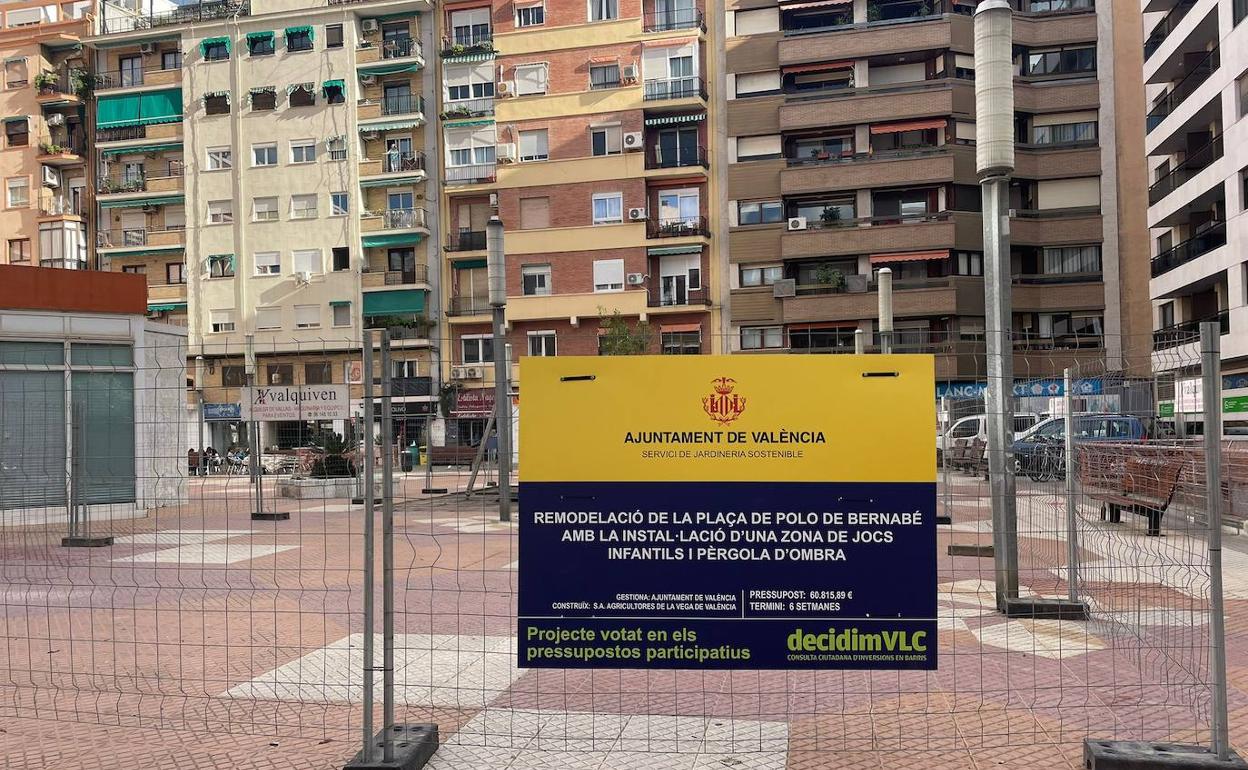 Inicio de las obras en la plaza.