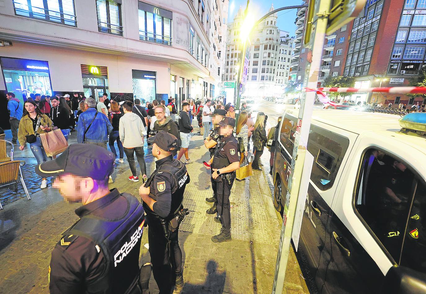 Despliegue policial en la calle Xàtiva, el pasado noviembre.