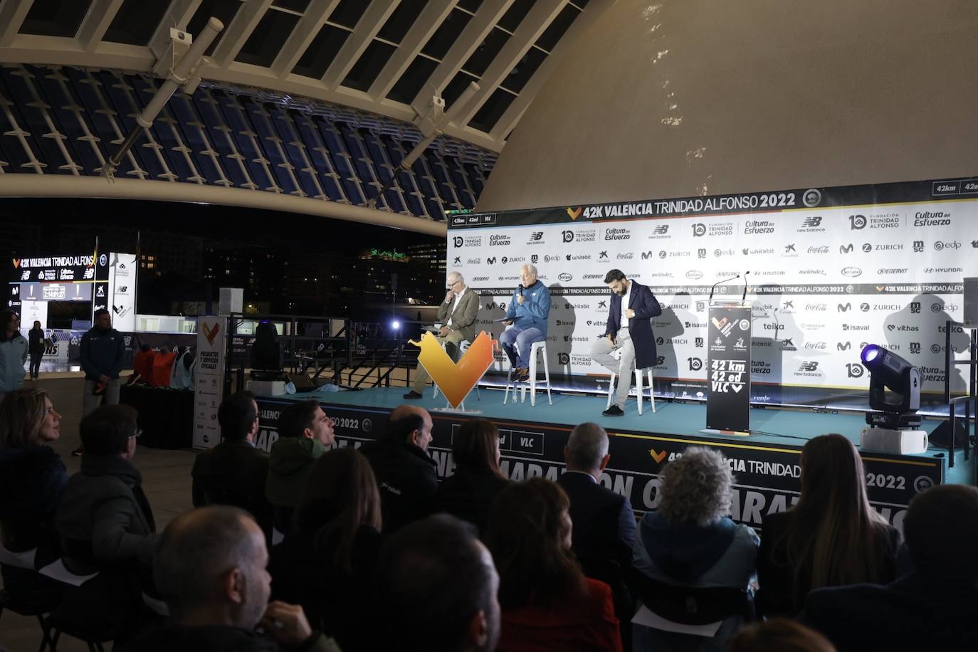 Fotos: Los participantes del Maratón Valencia ya pueden recoger su dorsal