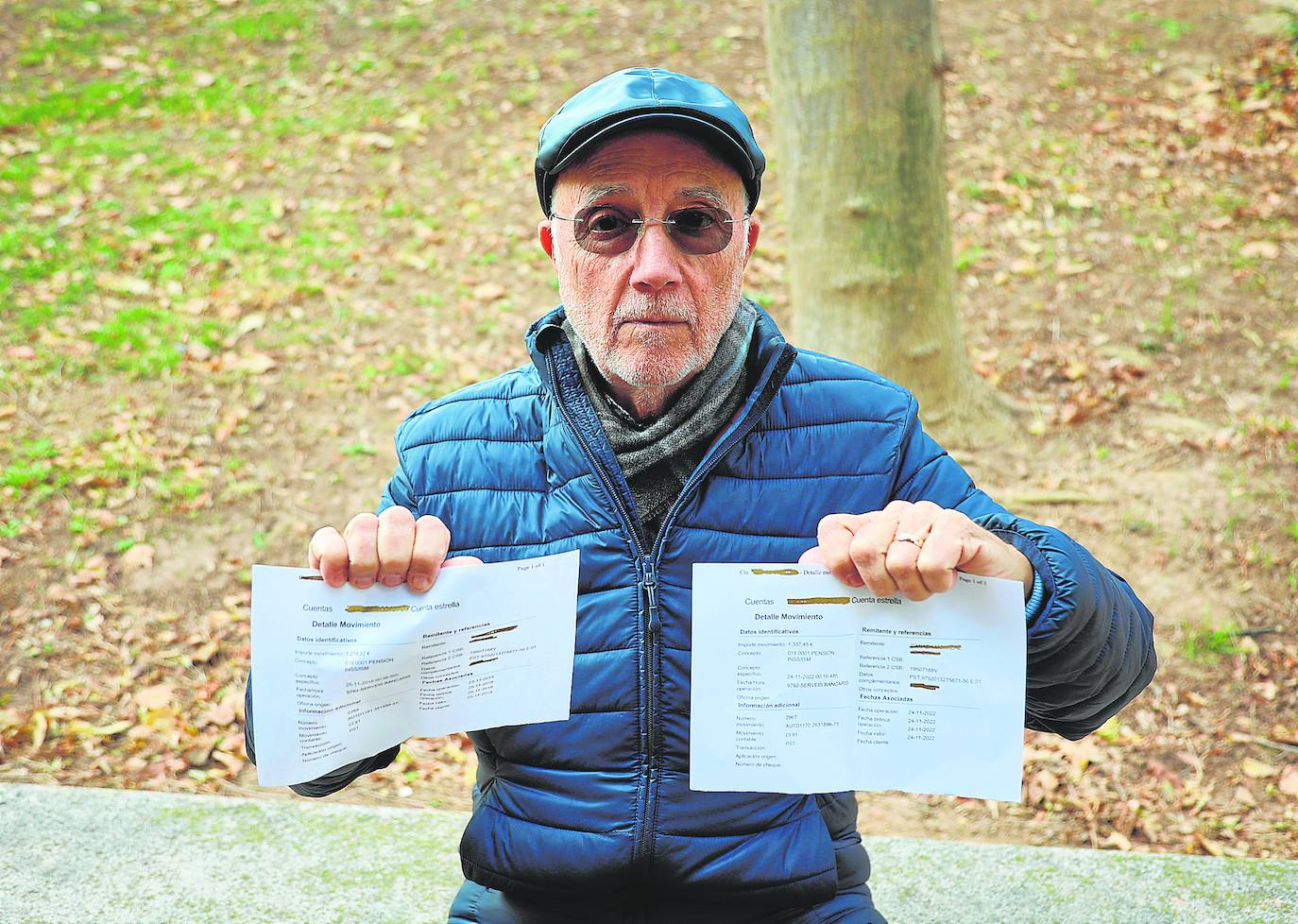 Pensionista. Ximo Cañada muestra el escaso aumento de su pensión, menor que el incremento de precios.