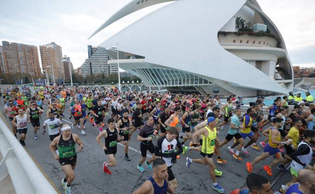 Todas las imágenes y vídeos del Maratón de Valencia 2022