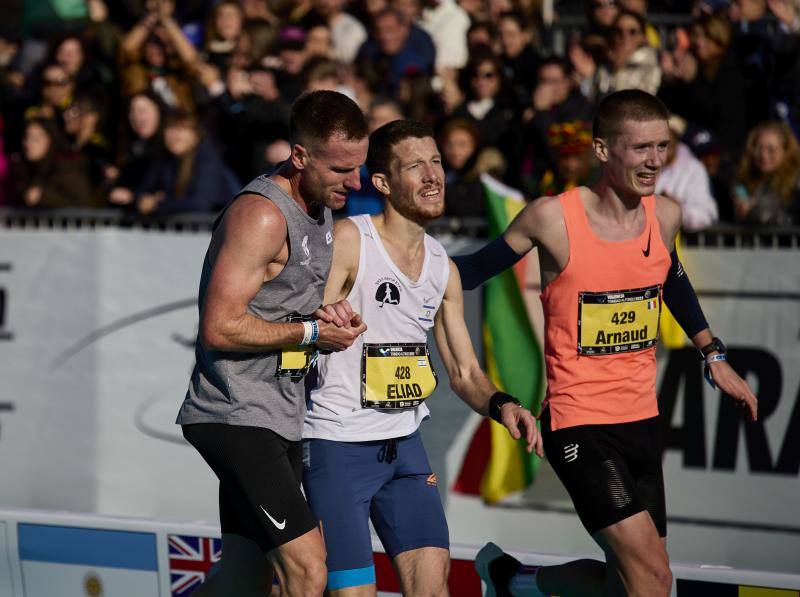 Fotos: Búscate en la línea de meta del Maratón de Valencia