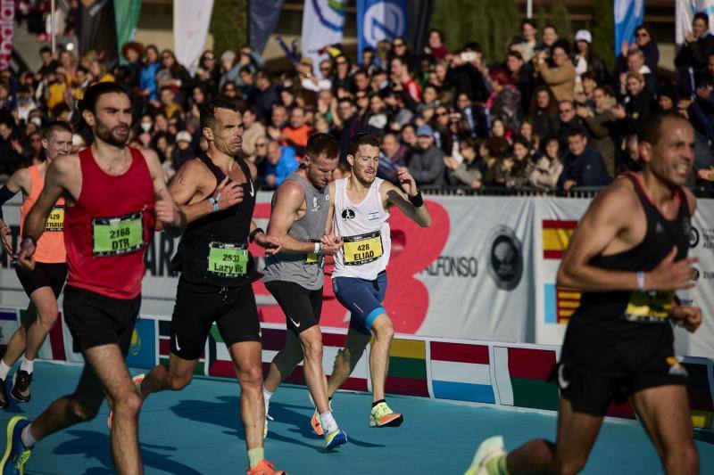 Fotos: Búscate en la línea de meta del Maratón de Valencia