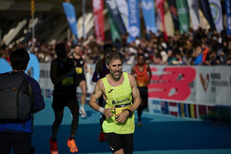 Fotos: Búscate en la línea de meta del Maratón de Valencia