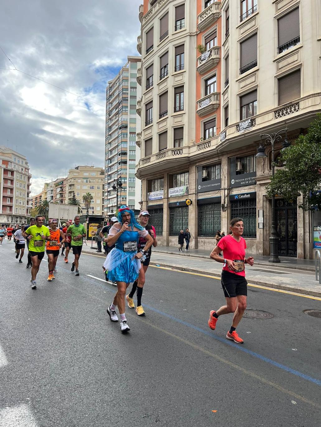 Fotos: Los corredores con los looks más peculiares del Maratón de Valencia