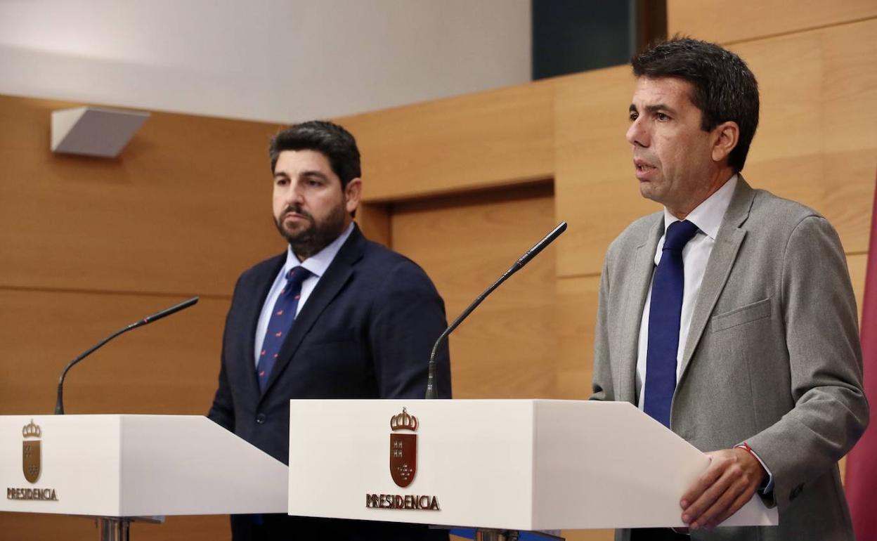 Mazón, junto al presidente de la Región de Murcia, López-Miras, este lunes. 