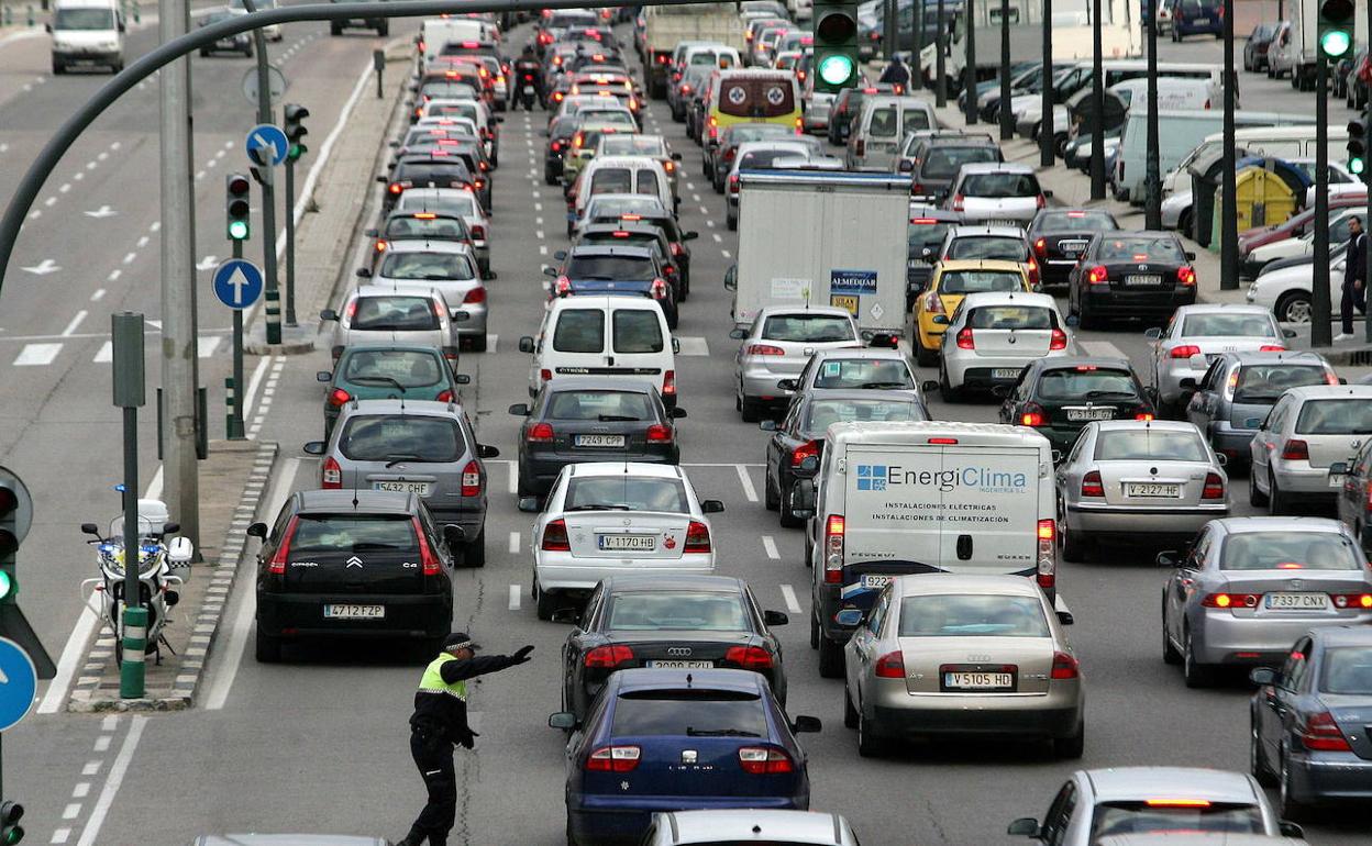 Acceso a Valencia por la avenida Ausiàs March. 