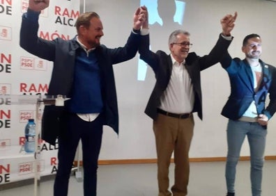 Imagen secundaria 1 - Bielsa y Zaragozá apoyan al candidato de Albal, Ramón Marí. 