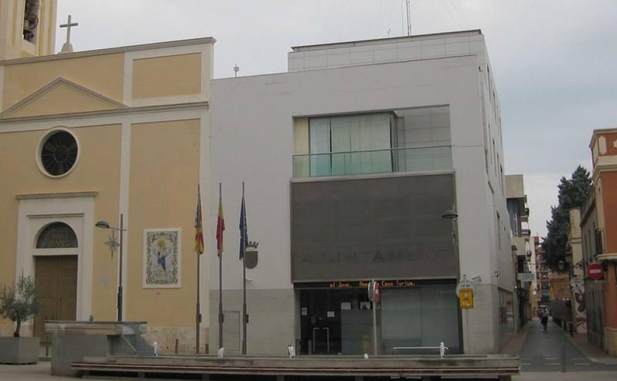La fachada del ayuntamiento. 