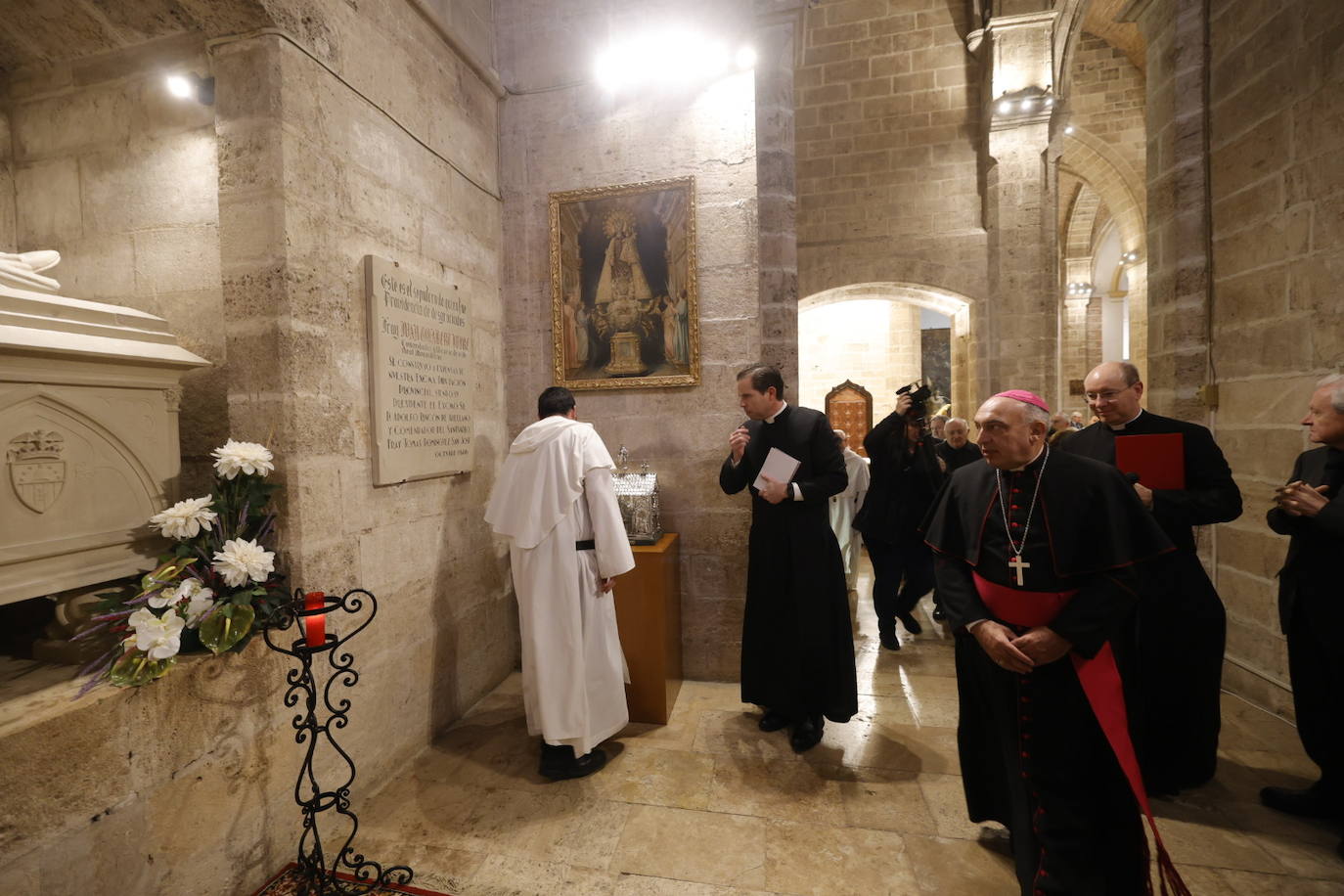 El nuevo arzobispo de Valencia ha visitado el monasterio de El Puig. 