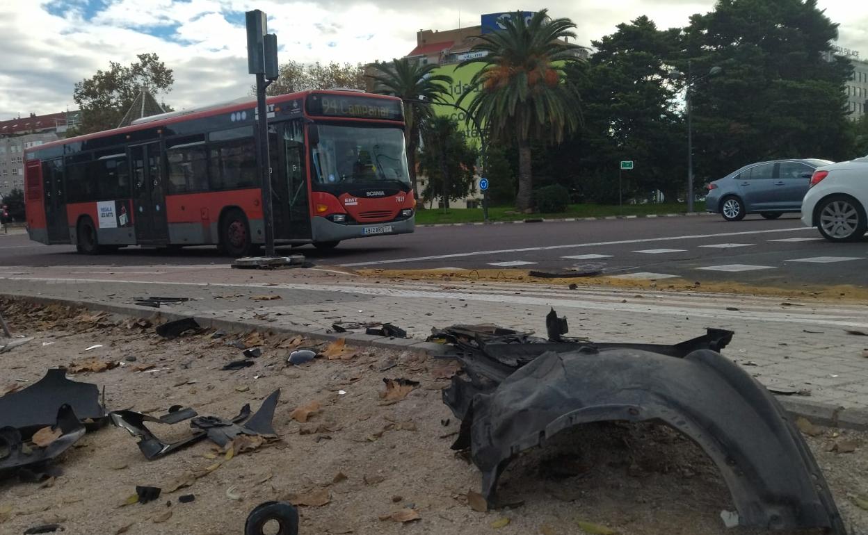 Restos del accidente en la plaza de Zaragoza. 