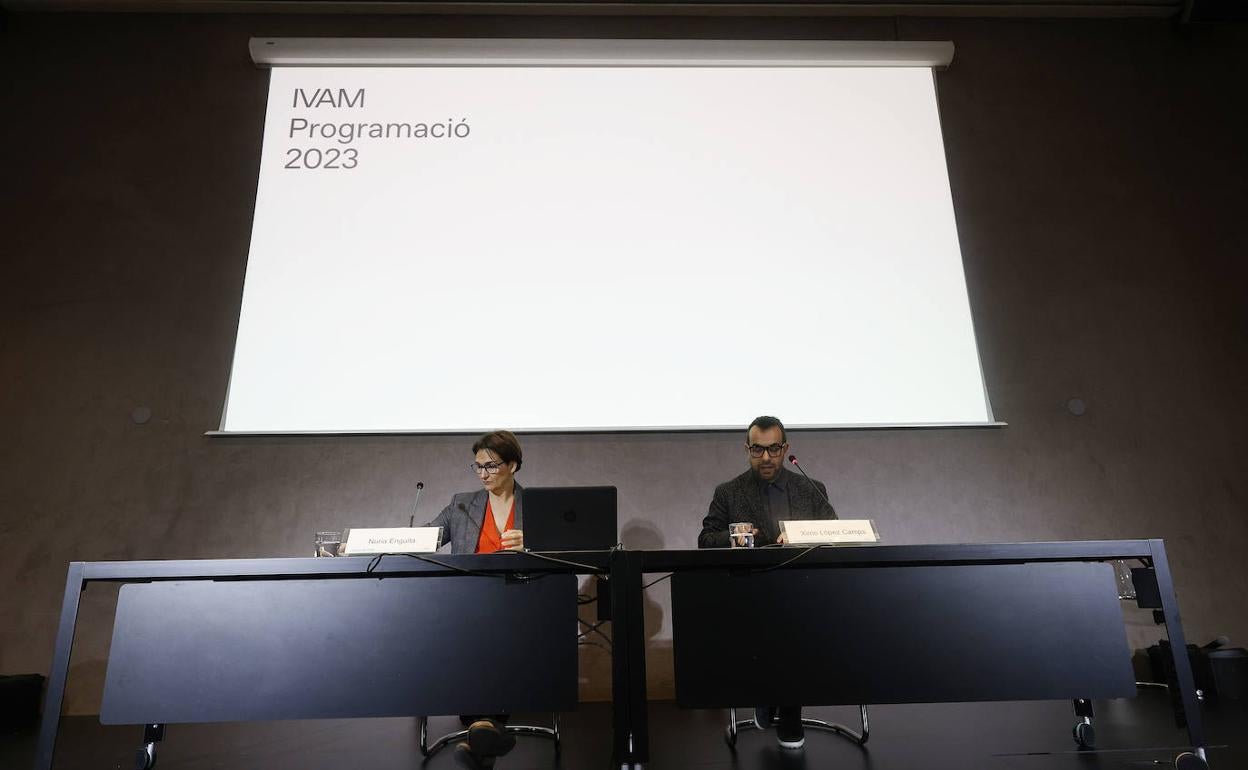 La directora del IVAM, Nuria Enguita, y el secretario autonómico de Cultura, Ximo López Camps, presentaron ayer la programación del museo para 2023. 