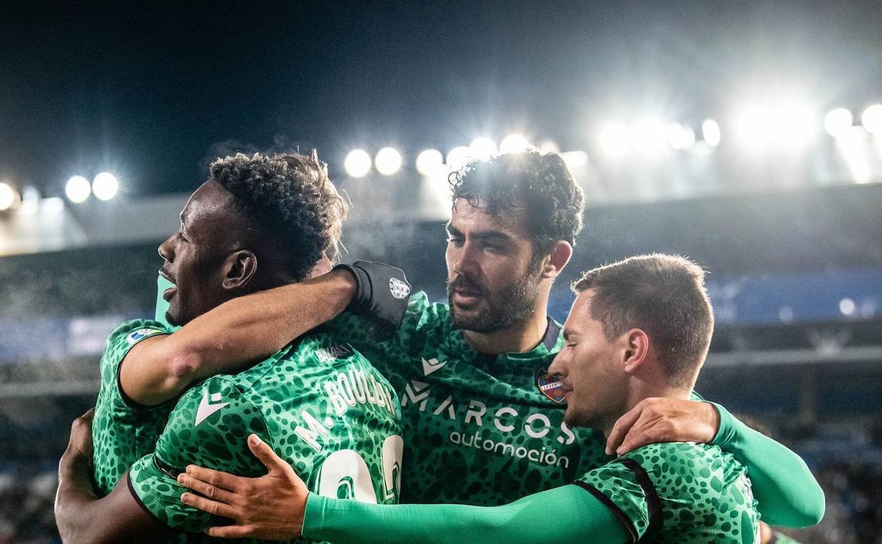 Jugadores del Levante UD celebrando uno de los goles de la temporada 