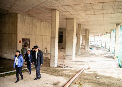 Imagen secundaria 1 - Nuevo Mestalla | Kiat Lim visita el nuevo estadio del Valencia