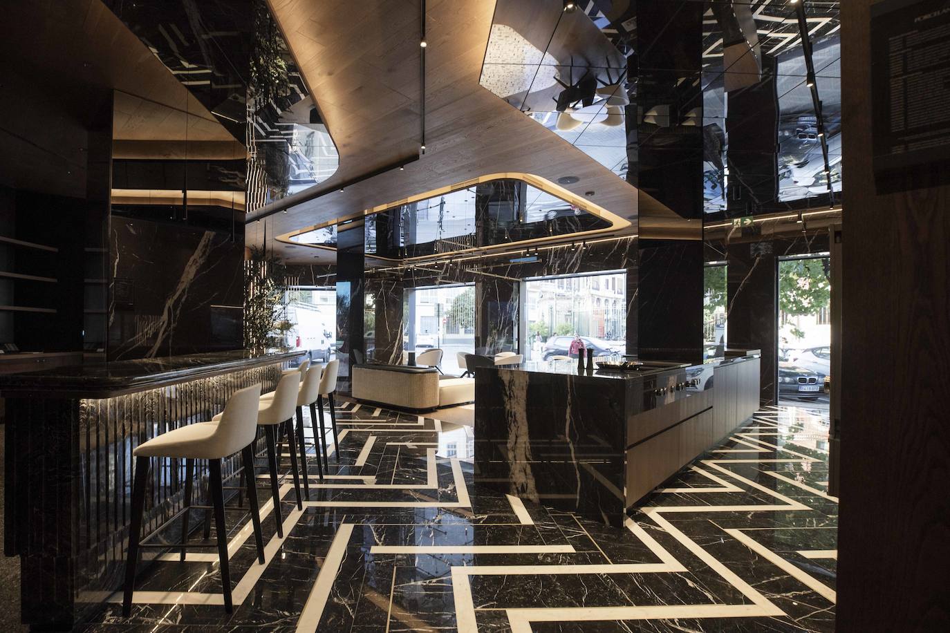 Fotos: Así fue la visita de Tamara Falcó para la apertura de Porcelanosa en Valencia