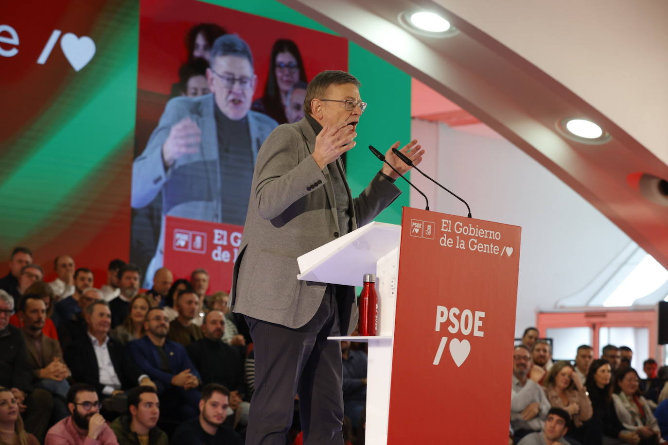 Fotos: Las mejores imágenes del acto del PSOE en Valencia