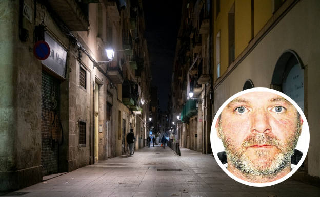 Calle dónde se encontraba el piso en el que ha sido detenido Miquel Ricart en el Raval, este martes.