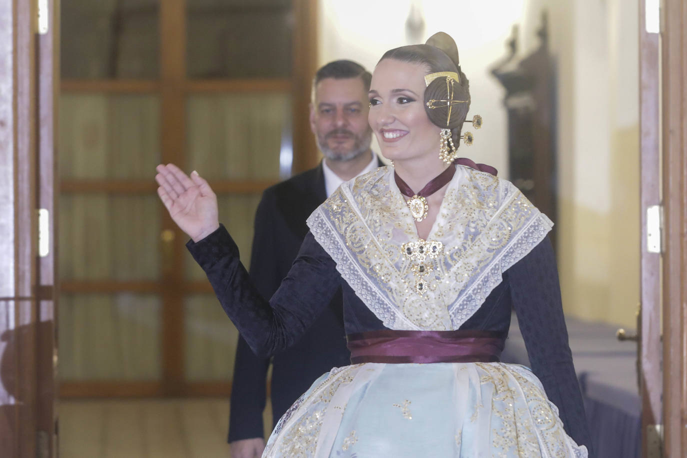 Fotos: Las cortes estrenan el segundo traje del ajuar fallero