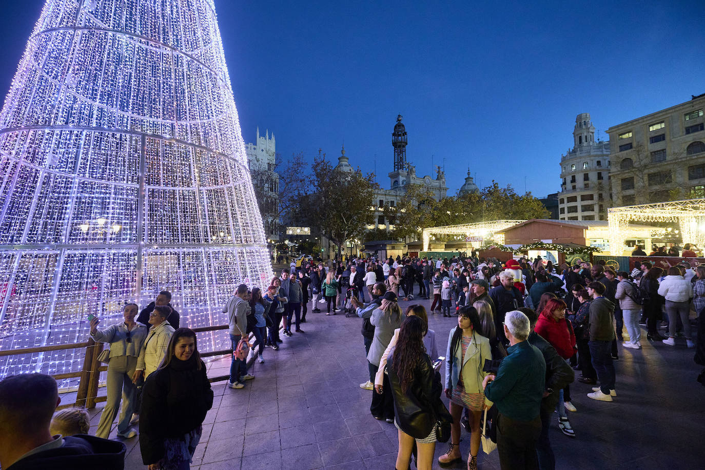 Fotos: Las espectaculares imágenes del centro de Valencia en Navidad