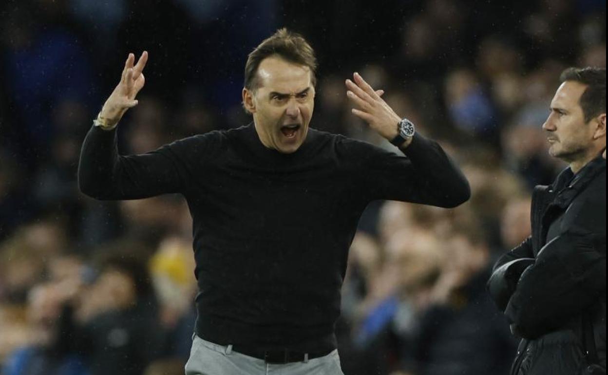 Julen Lopetegui celebra la agónica victoria del Wolverhampton ante el Everton.