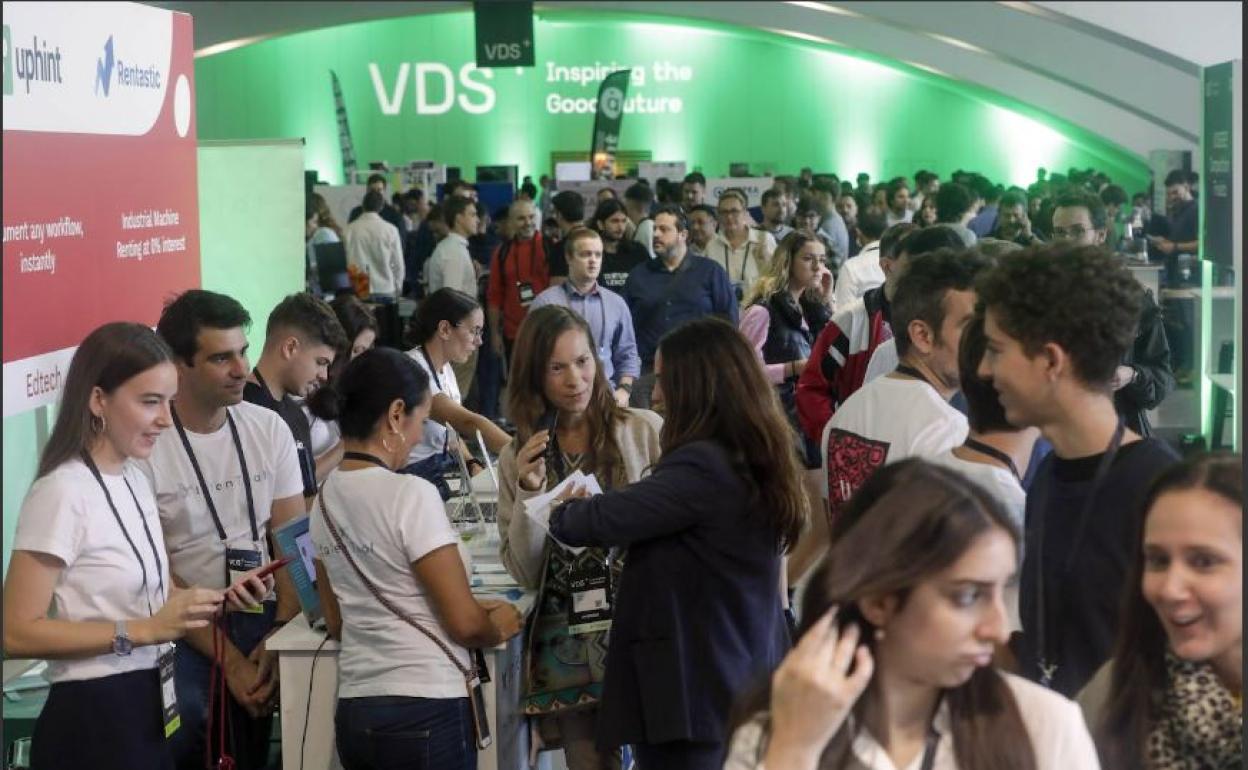 E. Valencia Digital Summit, que reunió a 12.000 personas en Valencia. 