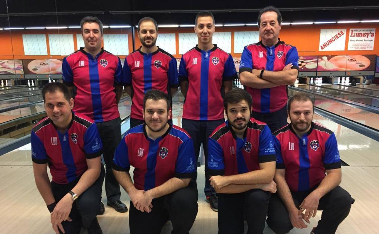 El equipo masculino del Levante Bowling.