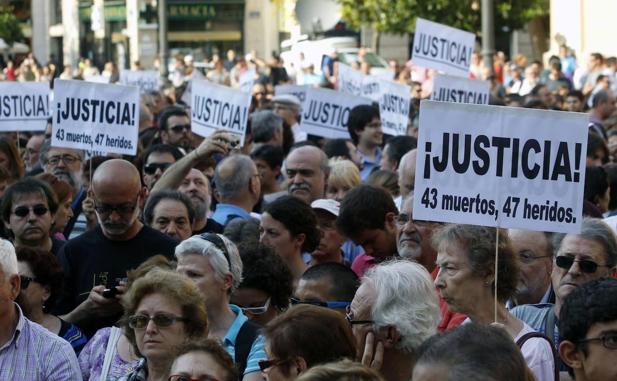 Concentración por el acidente de metro. 