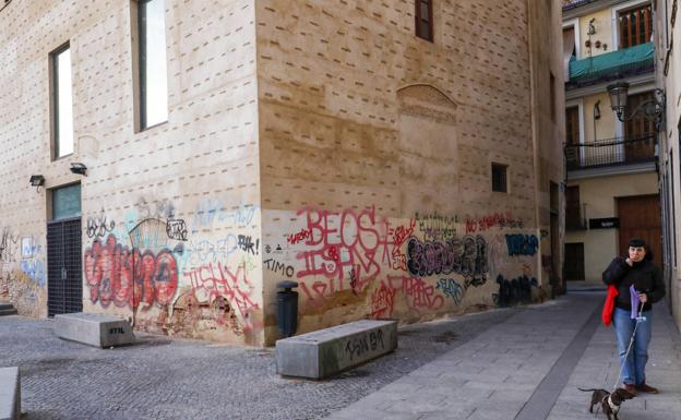 Así está la fachada del Palacio de Balmes. 