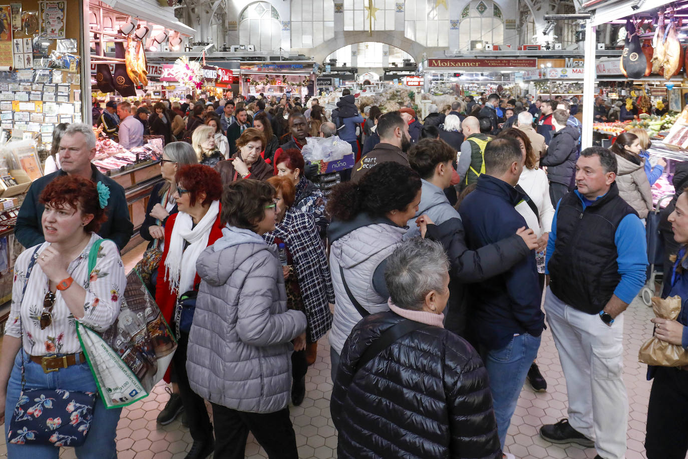 Fotos: El centro de Valencia, lleno en Navidad