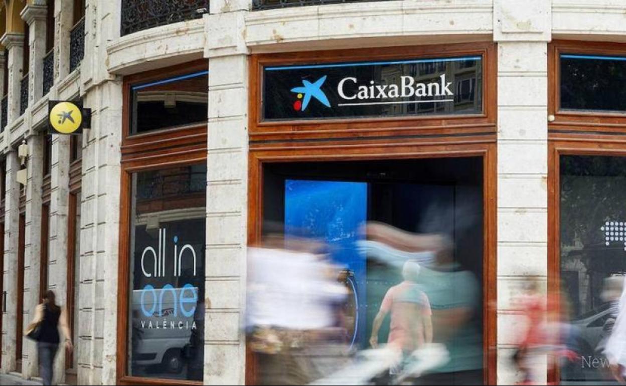 CaixaBank ofrece nuevas facilidades a clientes mayores de 65 años