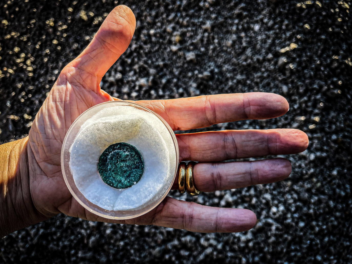 7.- Los arqueólogos de Pompeya descubren en una excavación una serie de apartamentos propios de la 'clase media' de esta urbe. Encontraron varios armarios y baúles repletos de objetos cotidianos.