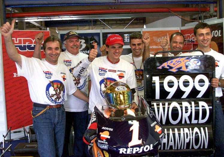 Alex Crivillé se proclamó campeón del mundo de 500 cc. en 1999.