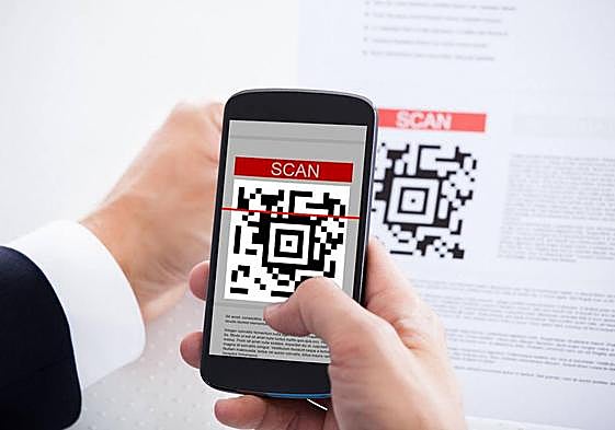 Un teléfono móvil escaneando un código QR.