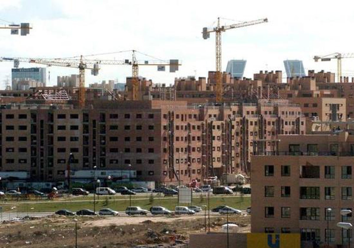 La clave para abaratar los pisos en Valencia: construir vivienda protegida en la mitad de solares reduciría el precio un 34%