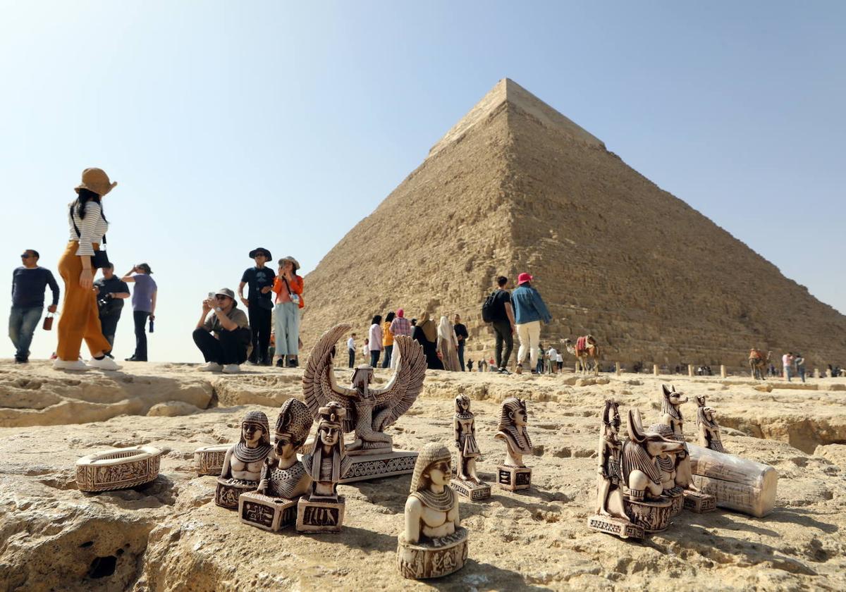 Descubren un pasillo oculto en el interior de la Gran Pirámide de Guiza