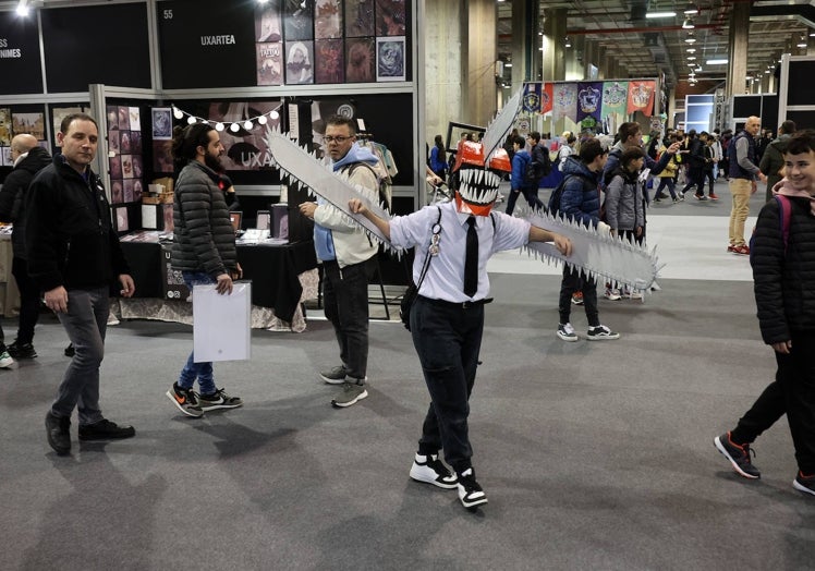 Hasta el domingo, centenares de personas pasarán por el Salón del Cómic de Valencia.