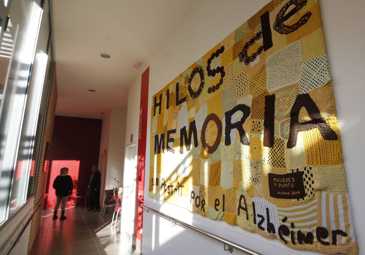 El precio de las plazas en centros de Alzheimer aumentará hasta 550 euros con el nuevo modelo del Consell