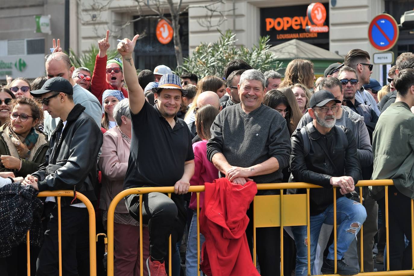 Búscate en la mascletà del domingo 5 de marzo