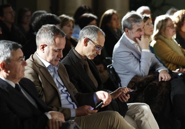 Gonzalo Zarranz, presidente del Consejo de Administración de LAS PROVINCIAS; Jorge Alarte, director general de Relaciones Institucionales de la Generalitat, y Jesús Trelis, director del diario.