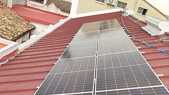 Alcàntera de Xúquer suministrará energía verde al ayuntamiento y al colegio